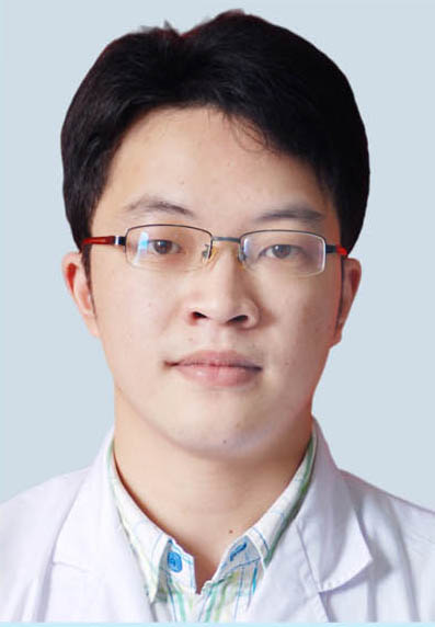余林飛：腎內(nèi)科副主任